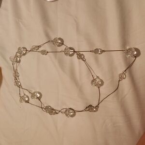 Long necklace crystal look